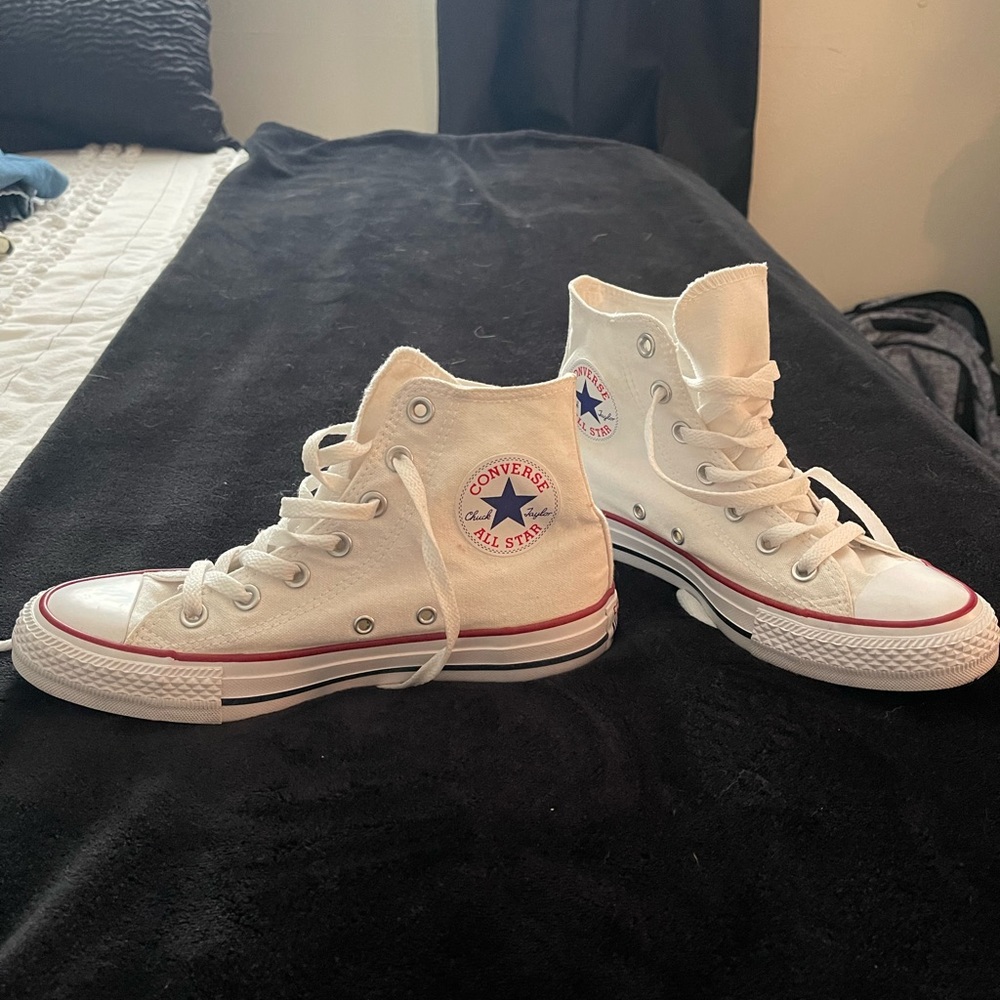 Converse size 7